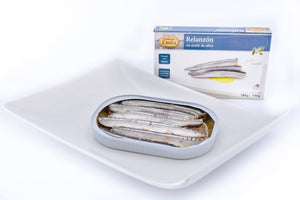 Anchovy from the Cantabrian box detail gold series three-eighths and Relanzón