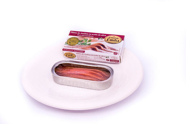 Caja detalle  Anchoa del Cantábrico serie oro tres octavos y Ventresca de bonito del norte