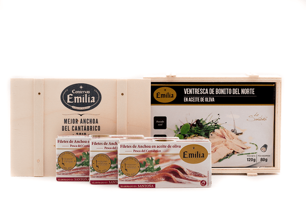 Caja detalle  Anchoa del Cantábrico serie oro tres octavos y Ventresca de bonito del norte